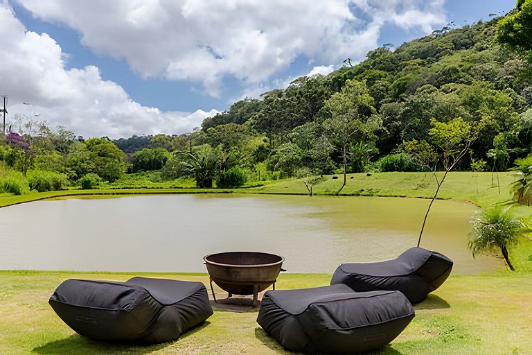 Secreto Cocheira | Piscina, jacuzzi e lago @secretobangalos