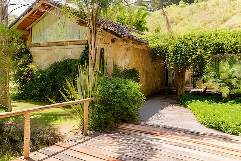 Secreto Cocheira | Piscina, jacuzzi e lago @secretobangalos