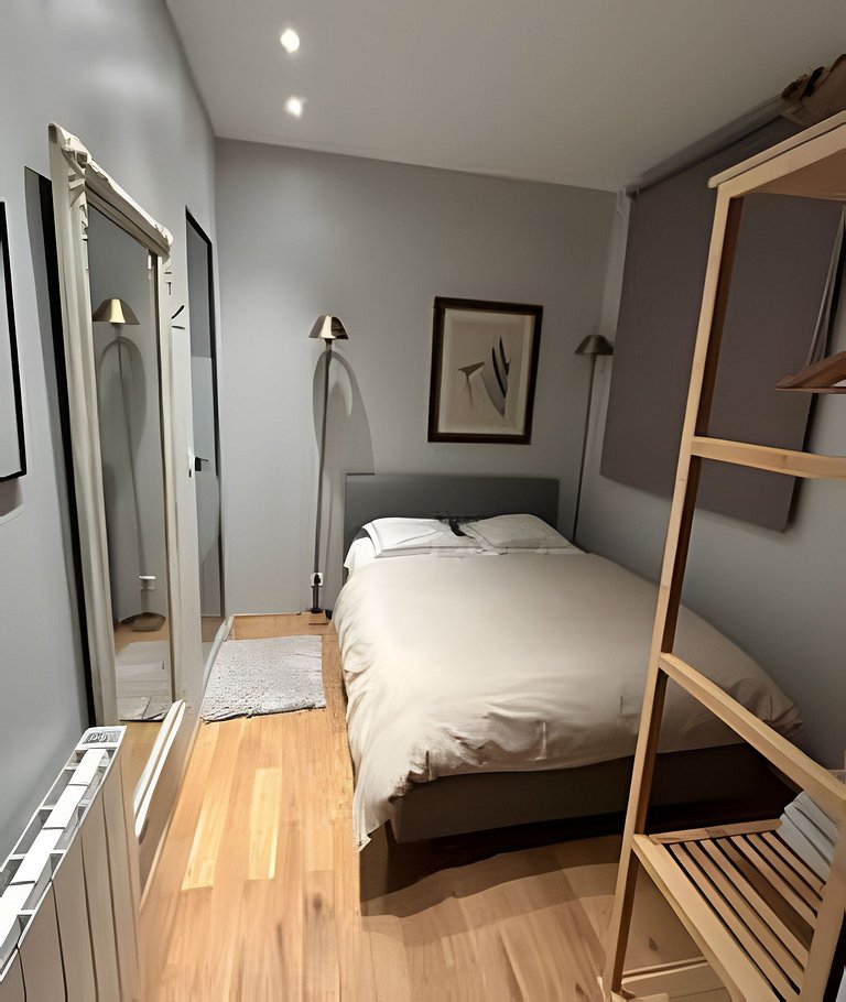 French Style Apt at Saint-Honoré