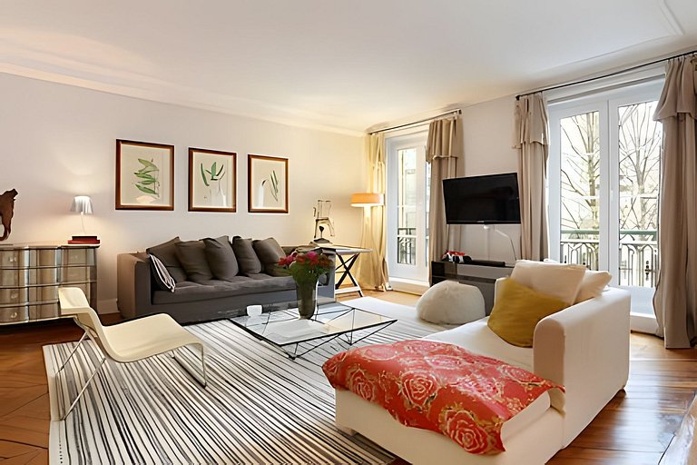 Paris | Saint-Honoré Style Apartment