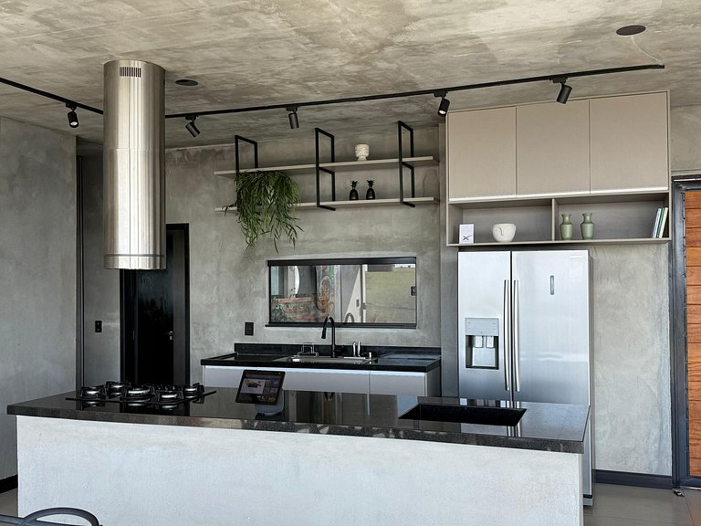 Casa Minimalista com Vista Panorâmica