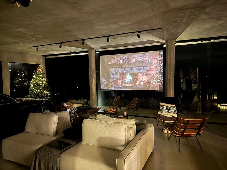Casa Minimalista com Vista Panorâmica