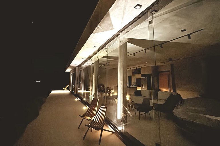 Casa Minimalista com Vista Panorâmica