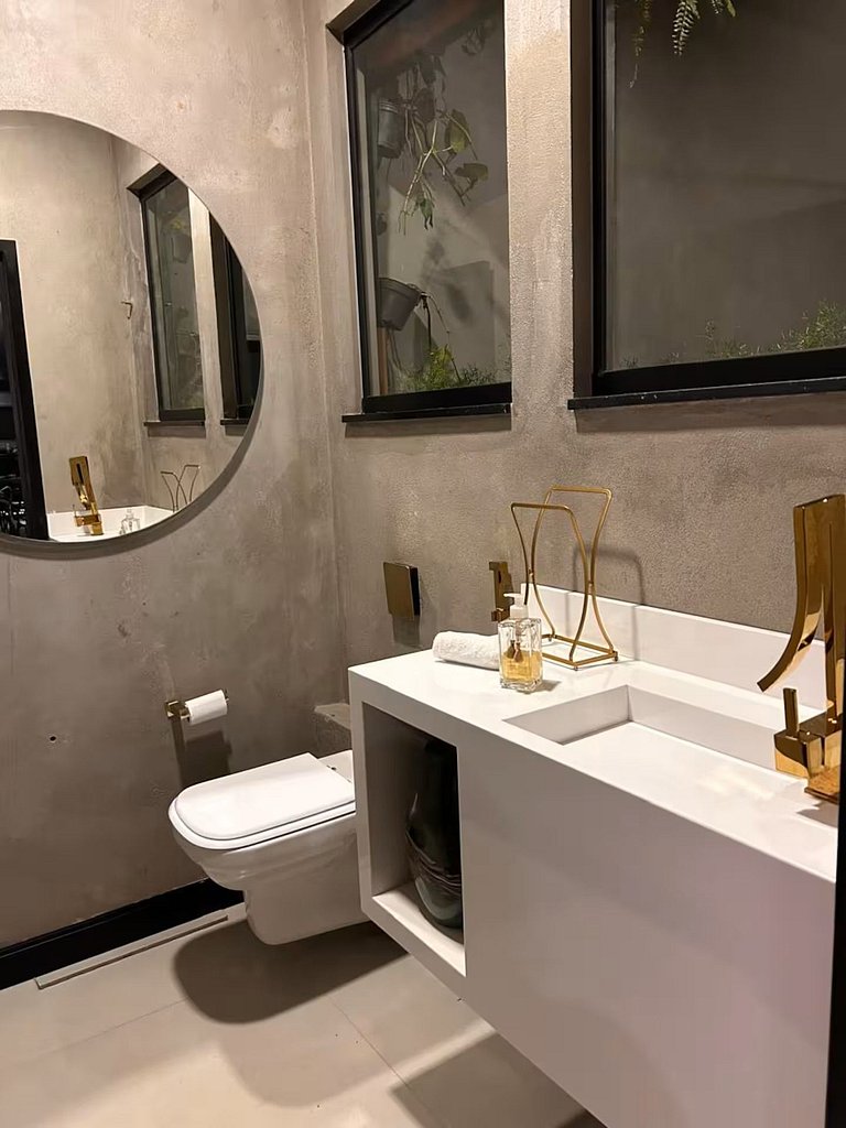 Casa Minimalista com Vista Panorâmica