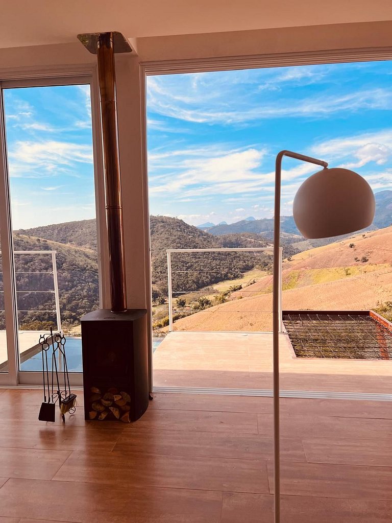 Refúgio Grego Romântico na Serra – Piscina, Jacuzzi e Vista