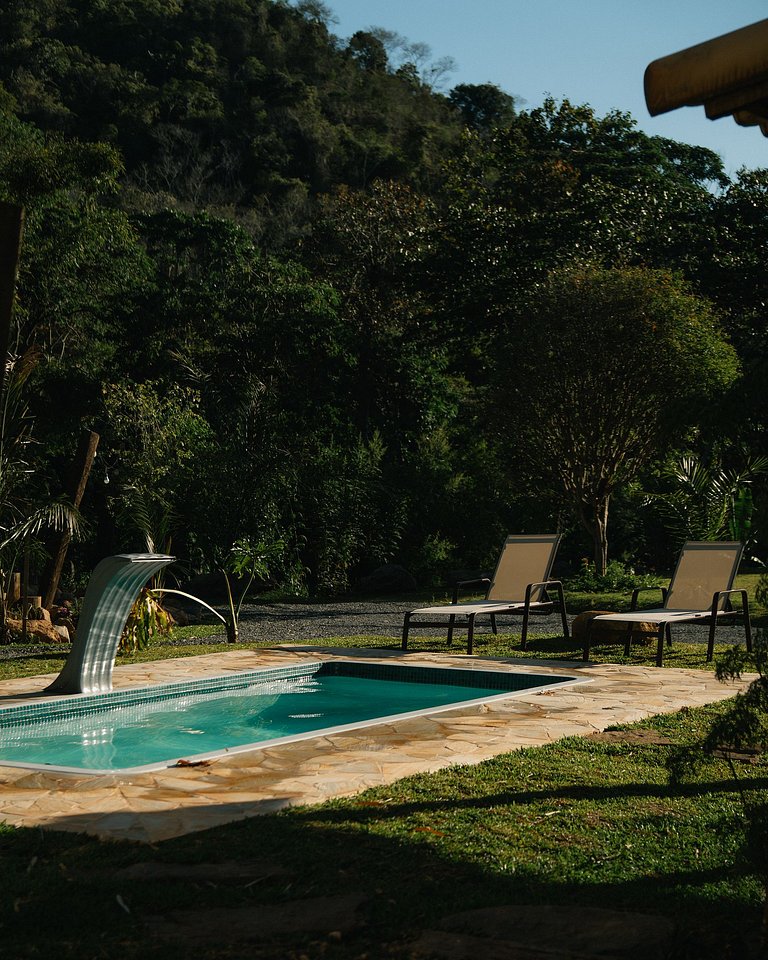 Casa Beira Rio | Piscina, churrasqueira e beach tennis.