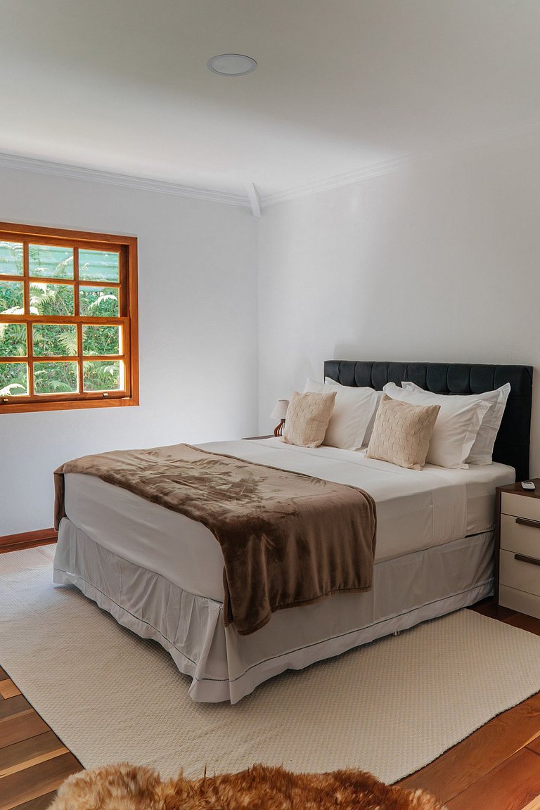 Casa Beira Rio | Piscina, churrasqueira e beach tennis.