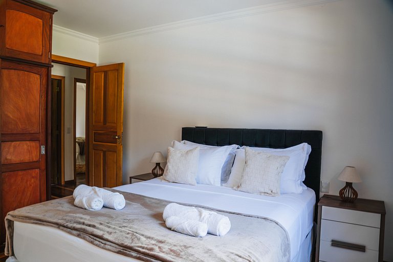 Casa Beira Rio | Piscina, churrasqueira e beach tennis.