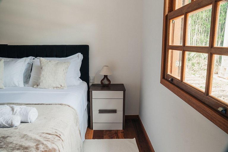 Casa Beira Rio | Piscina, churrasqueira e beach tennis.