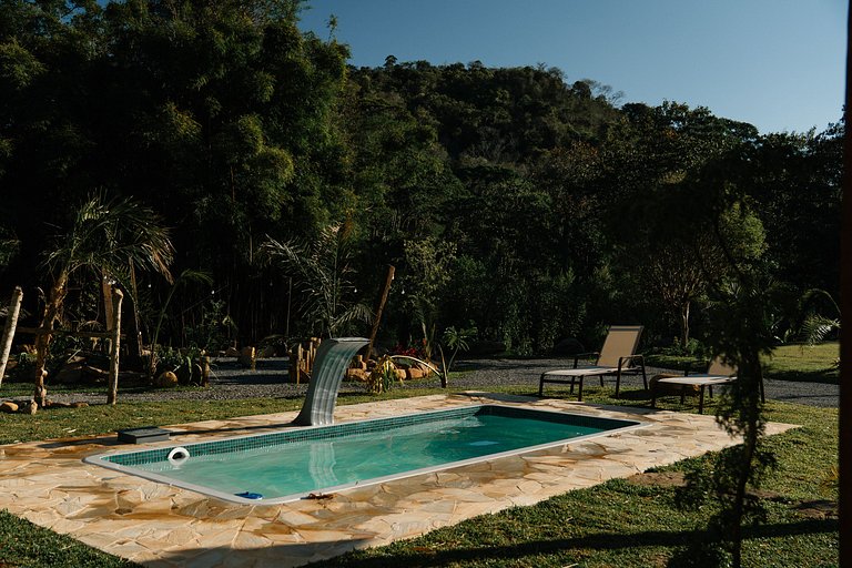 Casa Beira Rio | Piscina, churrasqueira e beach tennis.