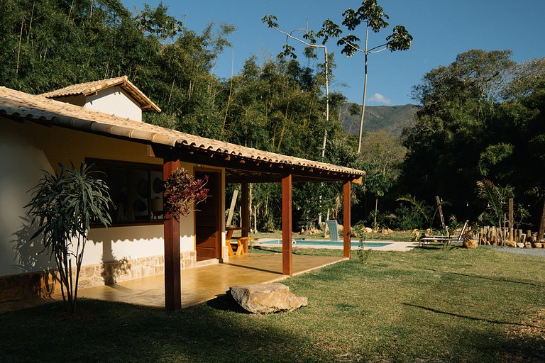 Casa Beira Rio | Piscina, churrasqueira e beach tennis.